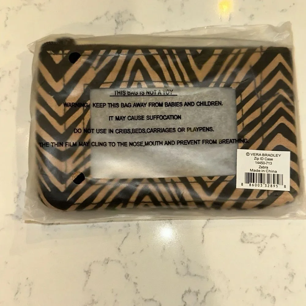 NIP NEW VERA BRADLEY Zip ID ONLY Badge Holder Zebra‎ PATTERN Key Ring
